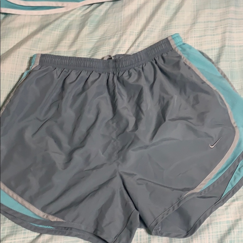Size m Nike shorts